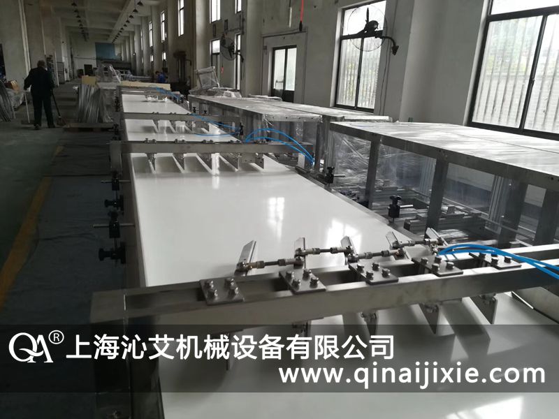 ʳƷƤ��ݔ�͙C(j��)��߂�ėl��